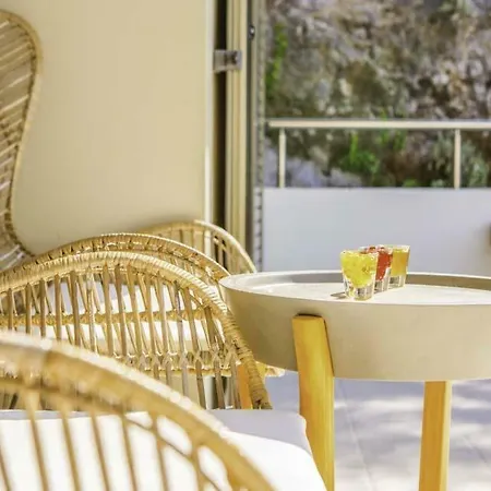 Sleeps 10 Pool Air Con Wifi
